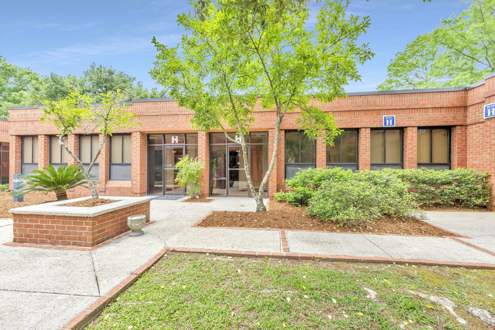 Garden-Style Office For Sale
