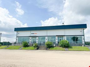 15102 I-45 Retail Building