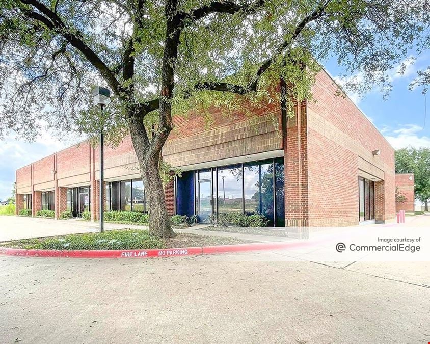 1611 North Interstate 35 East