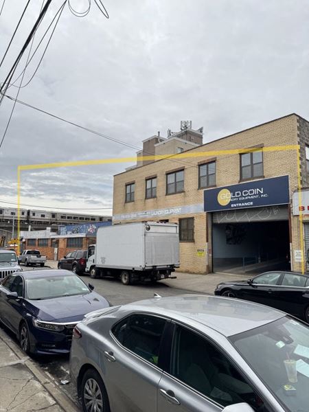 Preview of Industrial space for Rent at 9126 Archer Ave