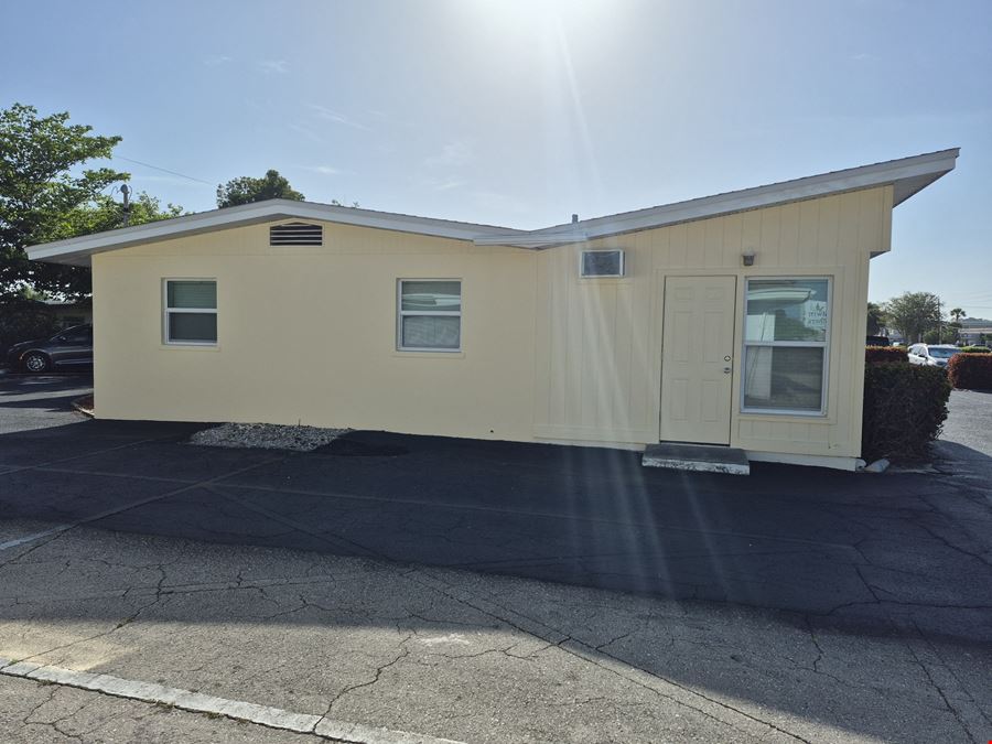 1625 Colonial Blvd., | 1,702± SF Office / Medical Building