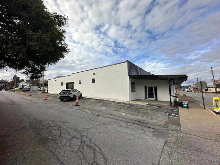 201 Grand Avenue