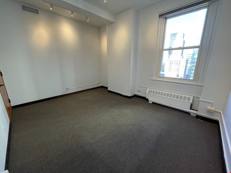 111 N Wabash Ave - Garland Building - Office