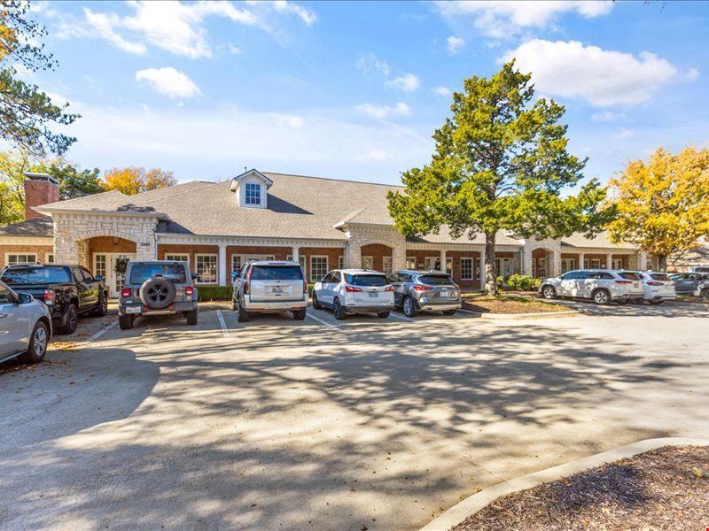 2425-2435 E Southlake Blvd