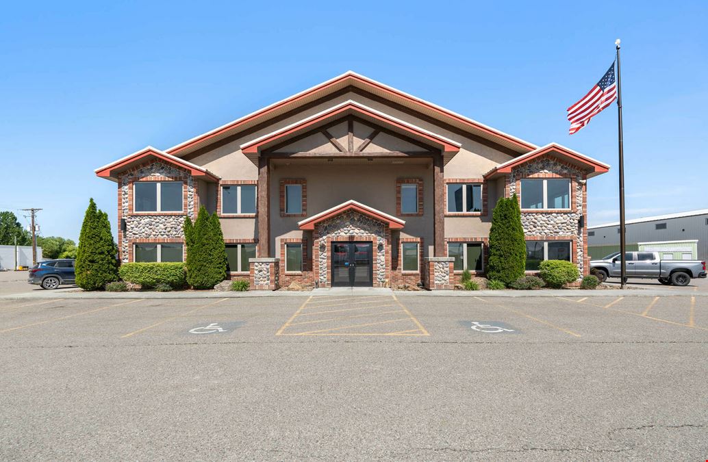 Absolute NNN-Leased, Flex/Industrial Building