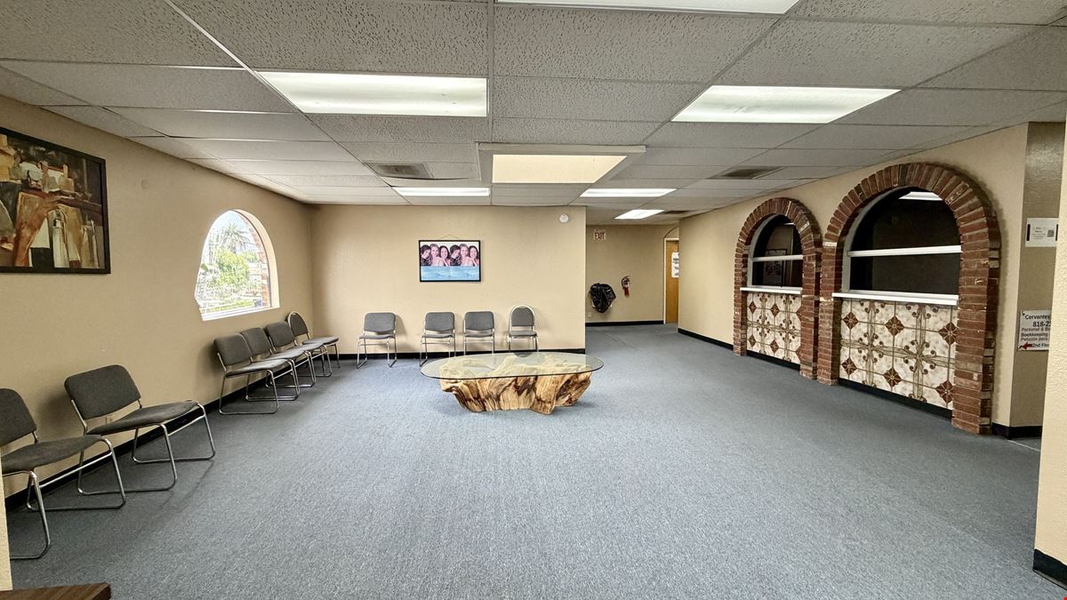 12610 Glenoaks Blvd.