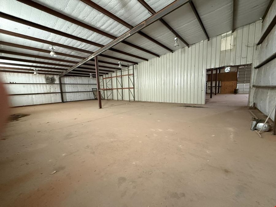 1561 W Hwy 82