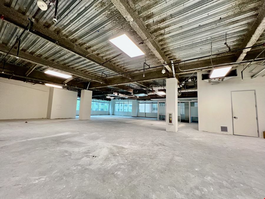 250 E Burbank Blvd