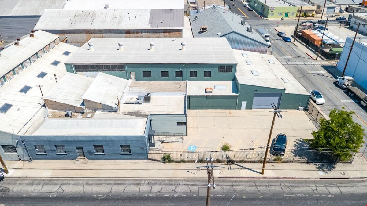 2049-2053 E 38th
