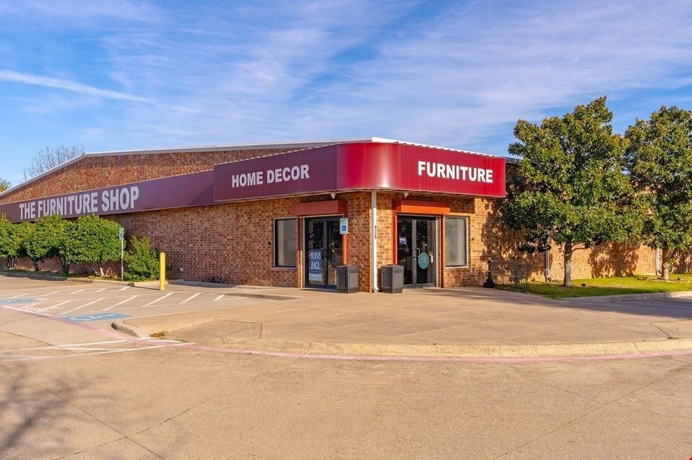 930 E Highway 67 | Freestanding Retail on Hwy 67