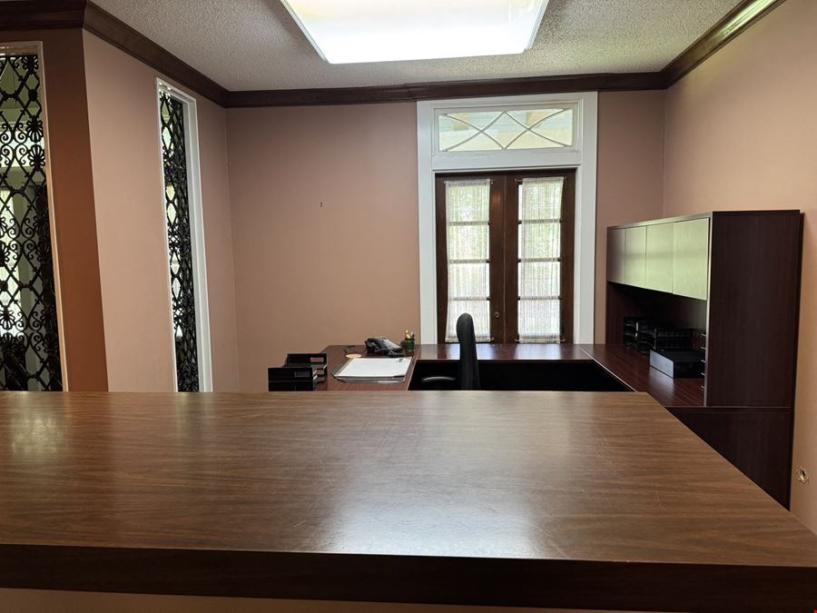 Office Building For Sale on LA-1
