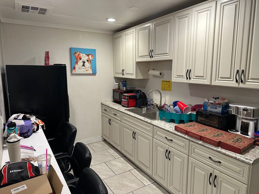 1823 W San Bernardino Rd