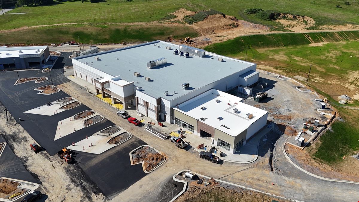 E-Town | New Construction Grocery-Anchored Retail Development