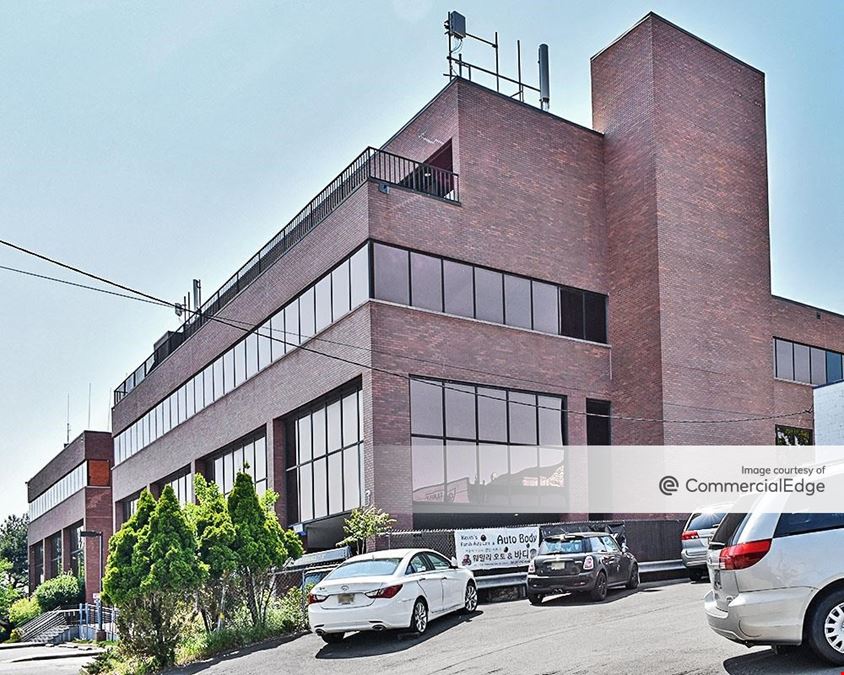 460 Bergen Blvd