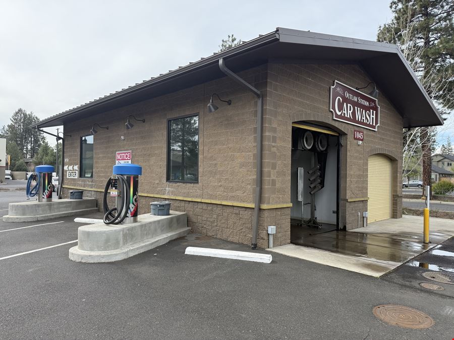 1045 W Rail Way