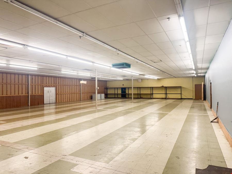 Vacant Big Box for Lease