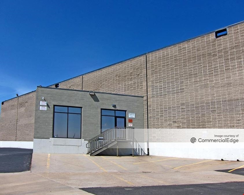 13331 & 13333 East 37th Avenue