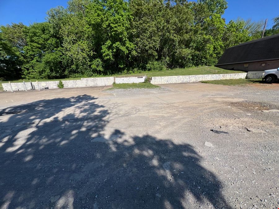261 N Riverside Dr