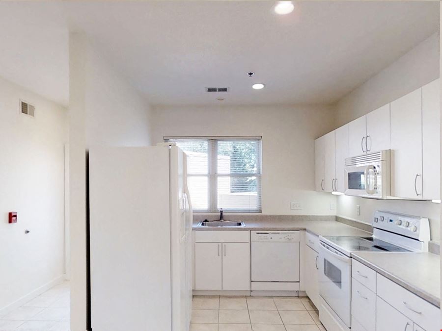 Cranberry Court Apartments