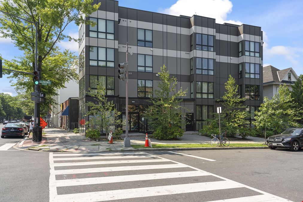 Retail Property Fit for Medical office, Dental Practice, Urgent Care, Coffee Shop, Fitness Center, Furniture Store