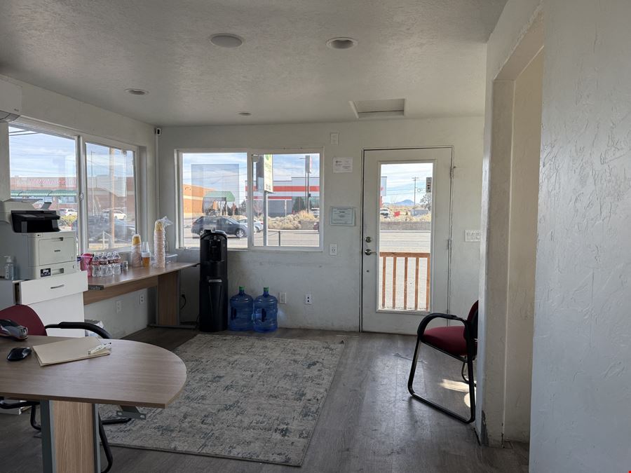 1465 S Highway 97