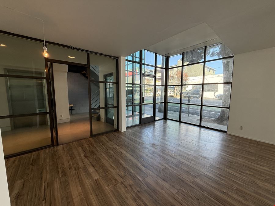 2218 Main St