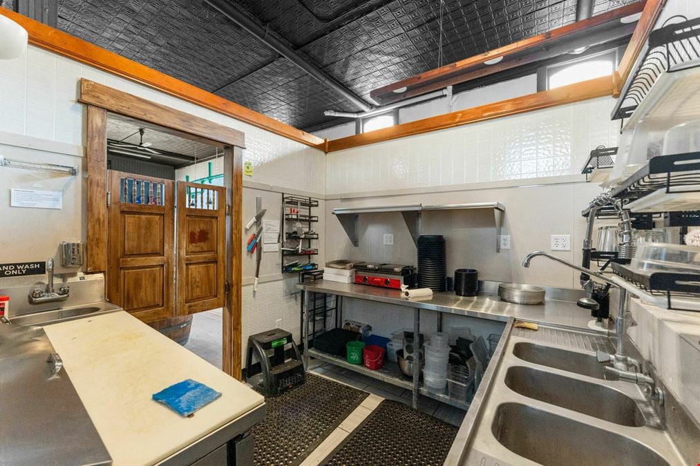 10 N Bierma St