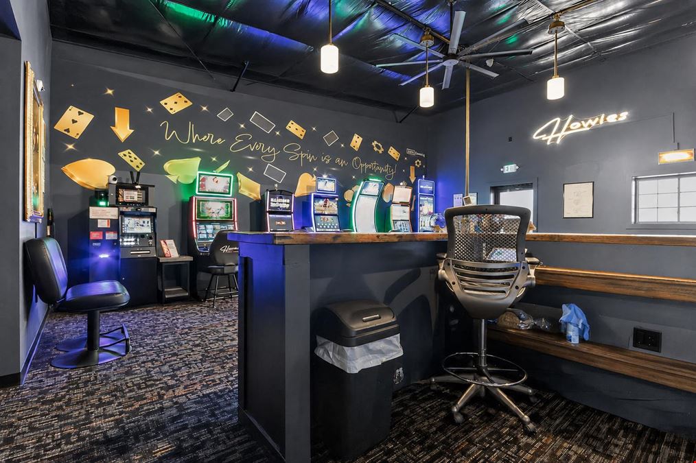 Big Ts - 2124 E Morton Ave, Jacksonville, IL 