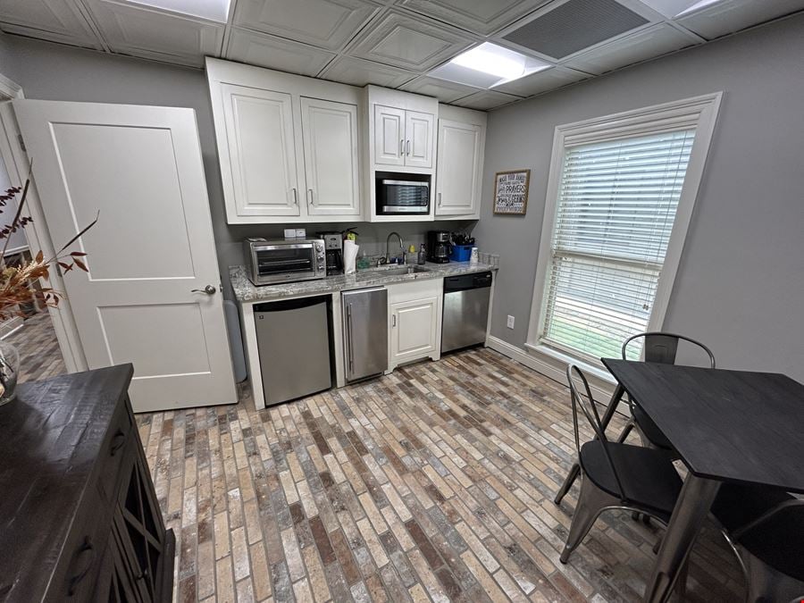 10 Lakeland Circle