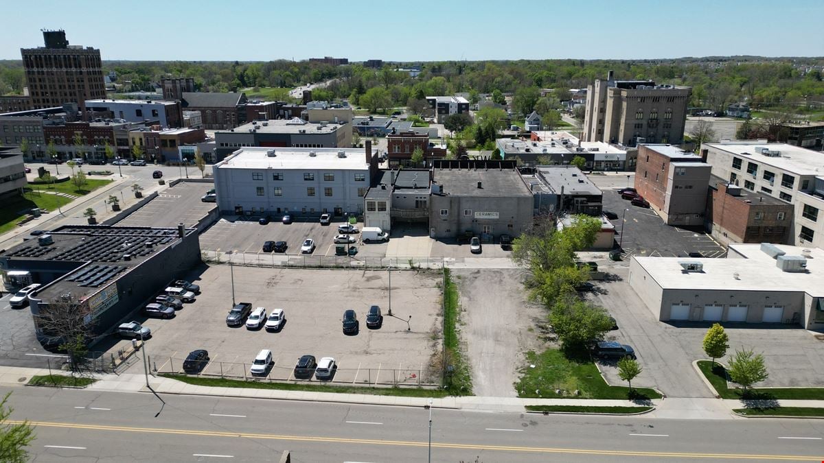 108 N Saginaw St