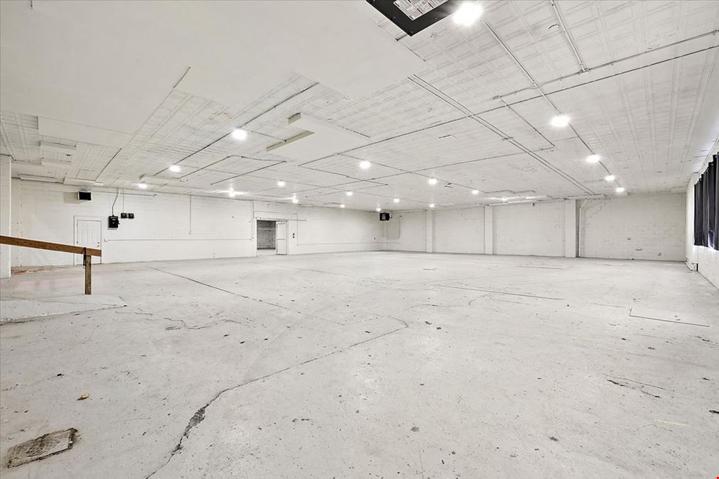 UPDATED INDUSTRIAL/FLEX WAREHOUSE