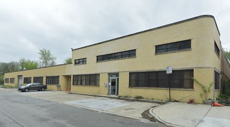 Preview of commercial space at 3450 N Kostner Ave