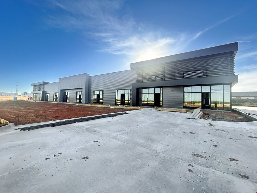 HWY 83 Retail Center