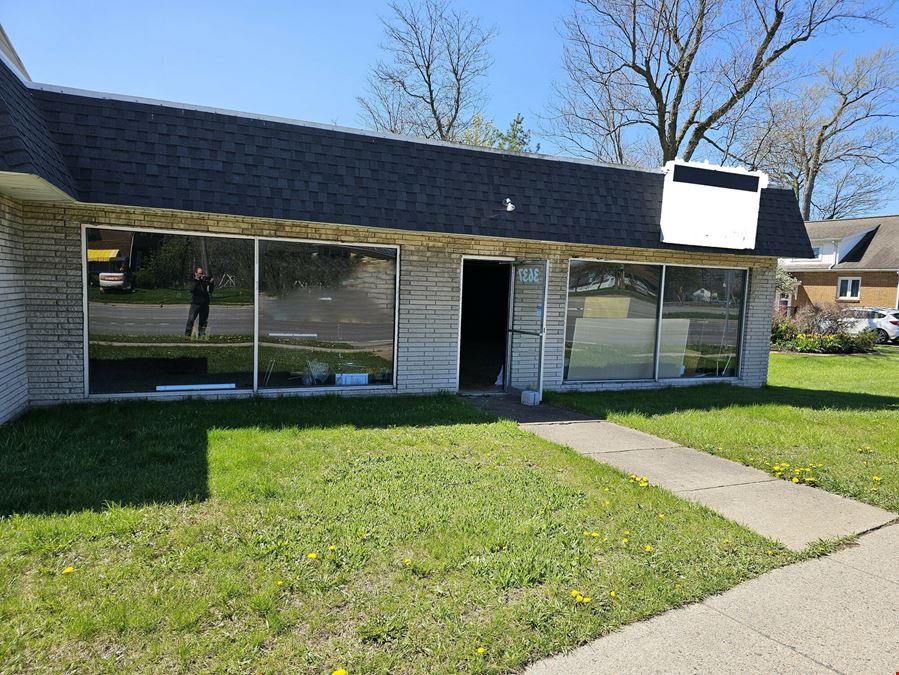 1,200+/- SF Retail Space