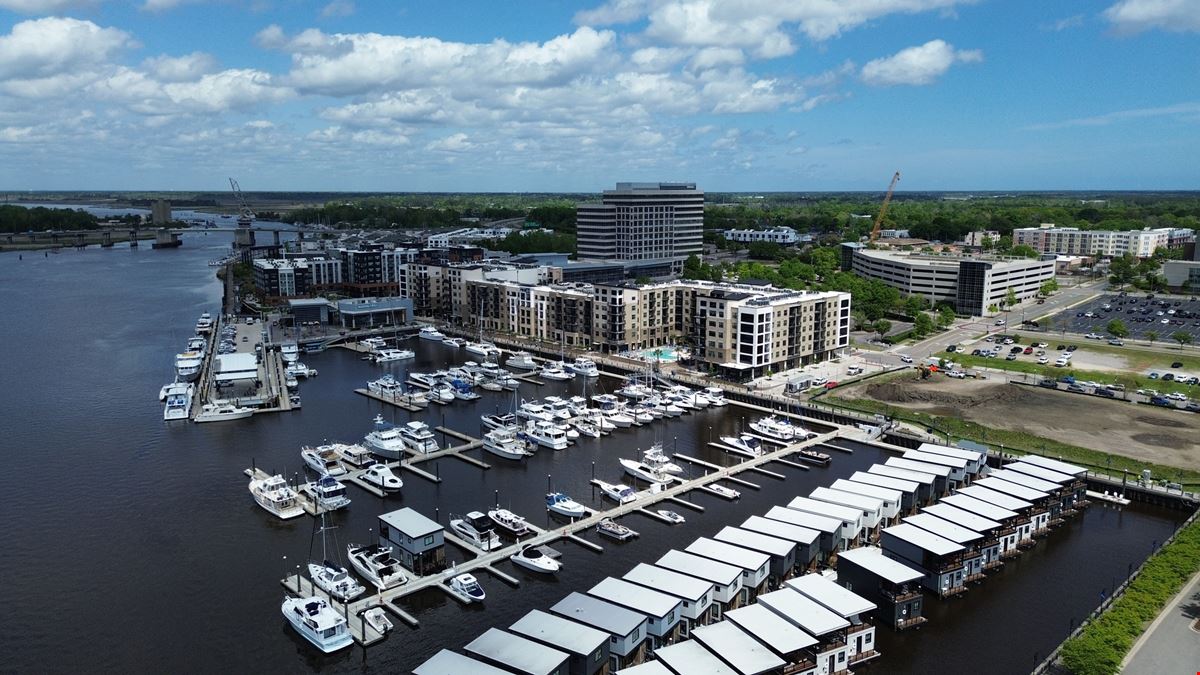 Premier Pier 33 Waterfront District - Downtown Wilmington, NC