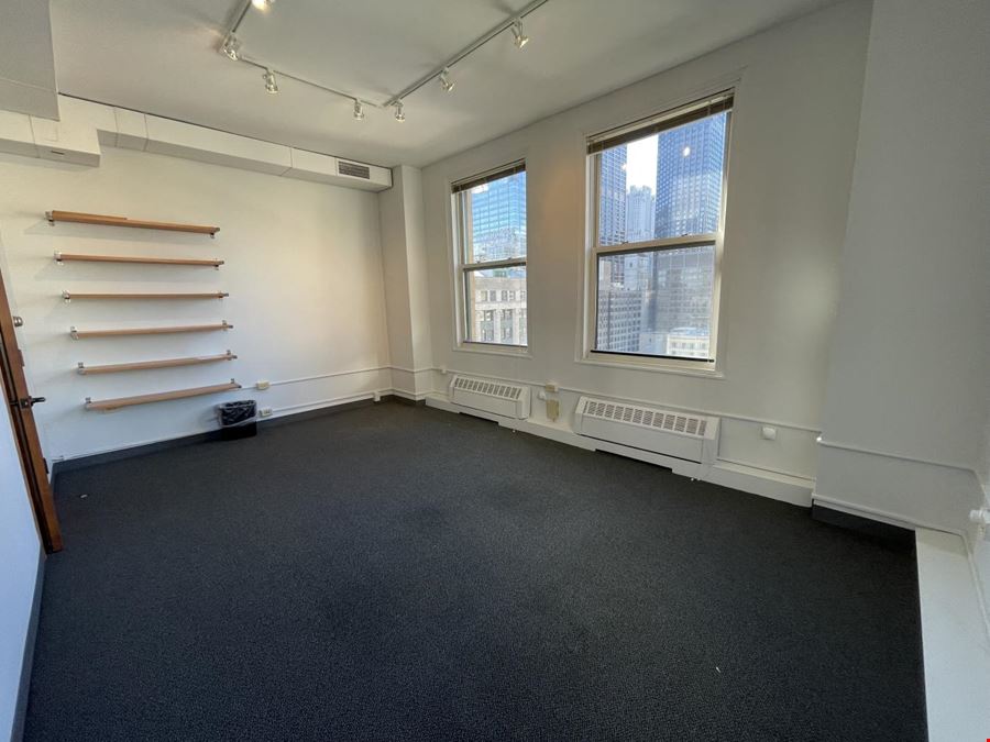 111 N Wabash Ave - Garland Building - Office