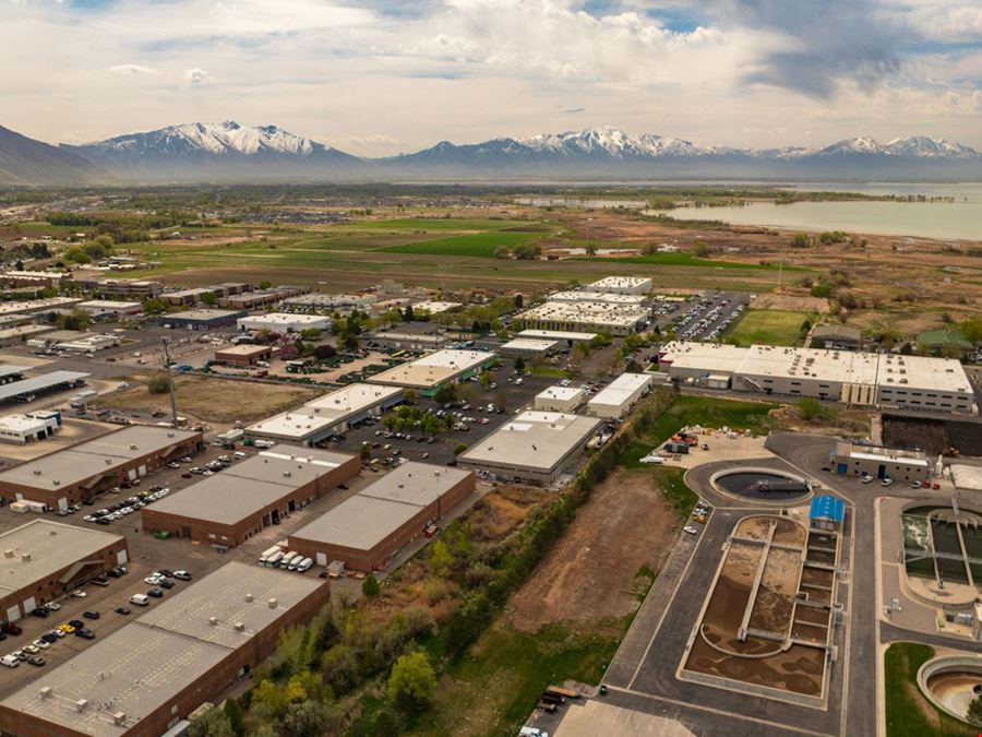 Rare 7,613 SF Owner-User Office/Warehouse