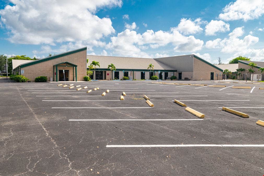 2120 Collier Ave For Lease