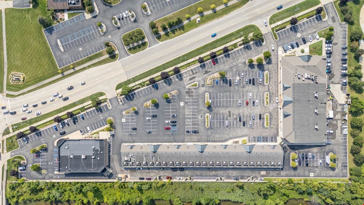 Macomb Centre Plaza