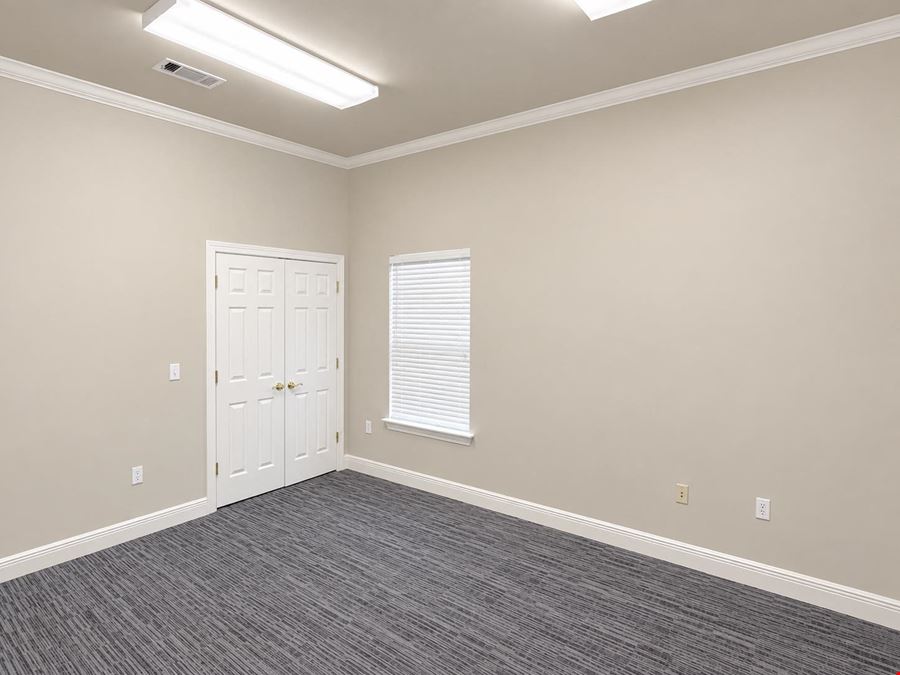 Professional Office Suite Near Airline Hwy & I-12