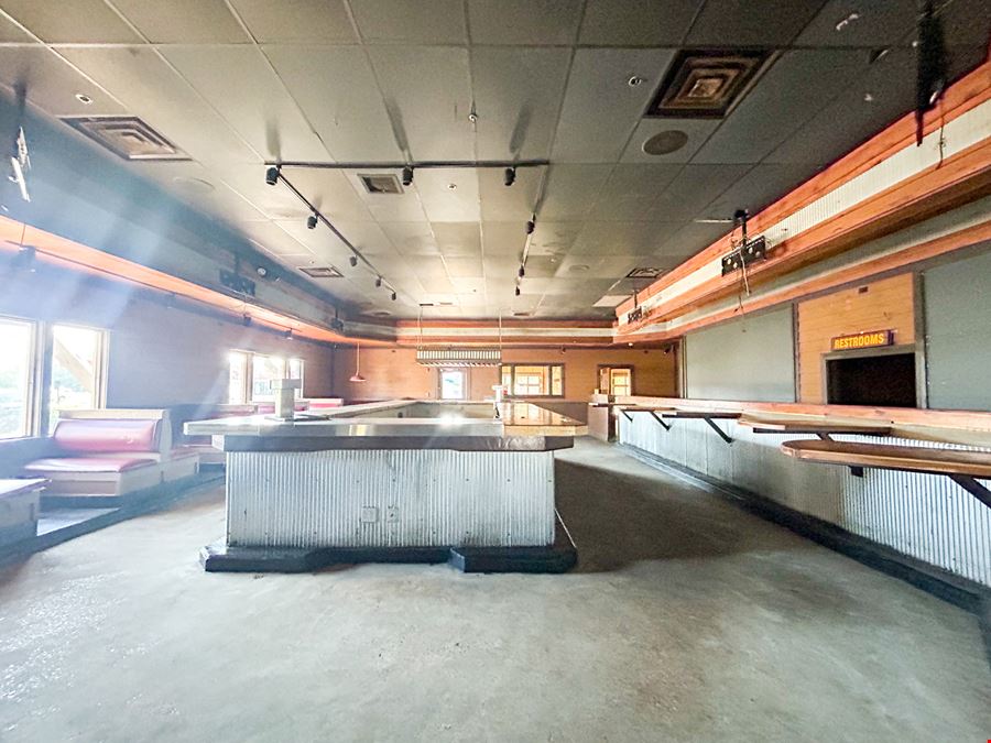Freestanding 7,870 SF Restaurant in a Highly-Visible Retail Corridor