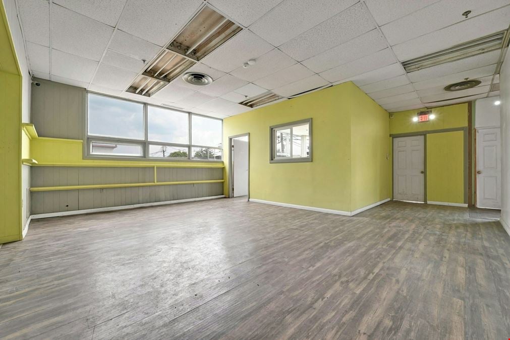 610 Commercial Ave