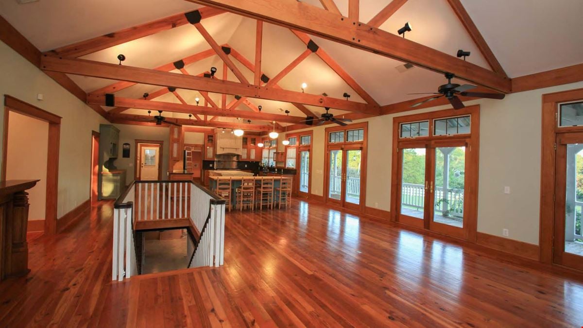 6,812 sf. home on 39 acres in Guntersville, AL