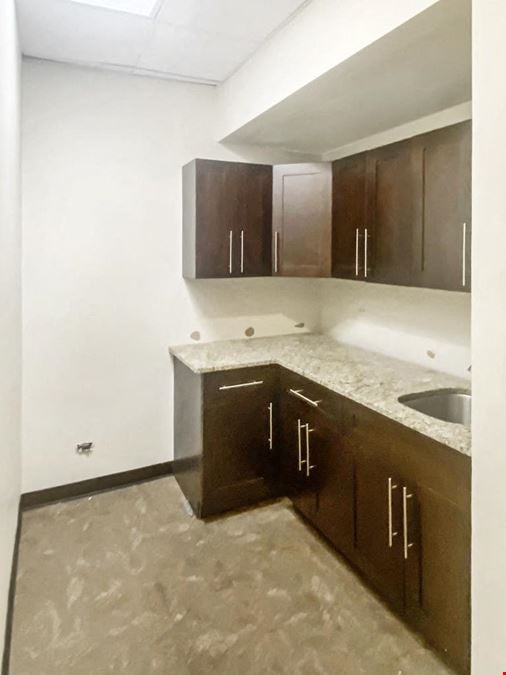 1084 Industrial Dr Bensenville