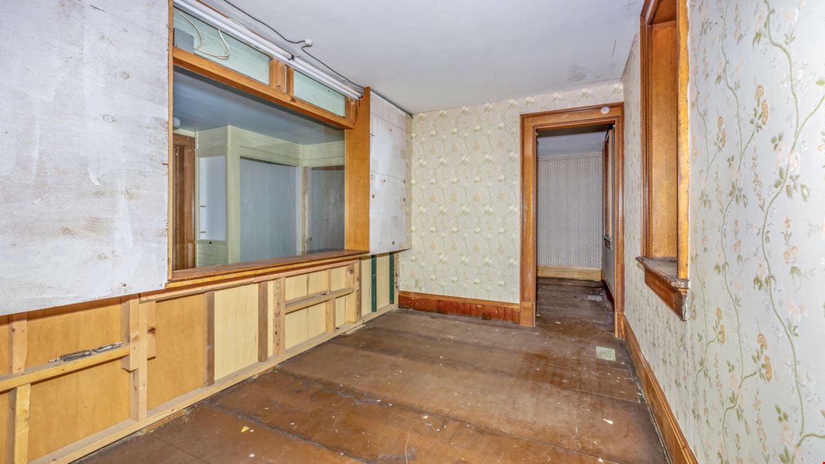 300 E. Ludington St.