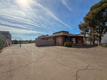 Preview of Industrial space for Rent at 680 N Golden Key St