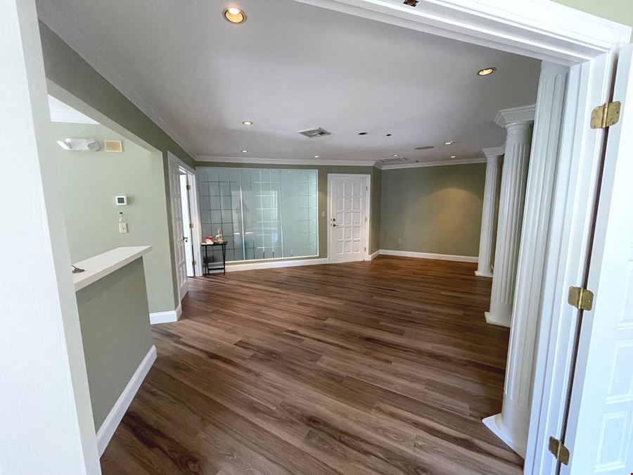 Professional Office Space - Farmington CT - Across from Devonwood Estates!