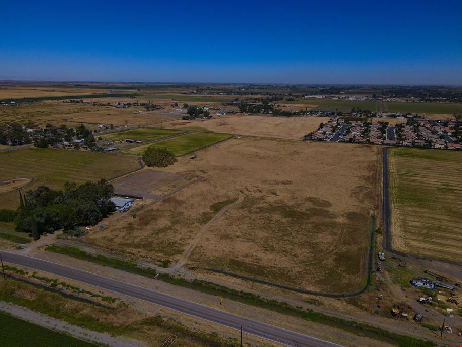 ±16.40 Acres of Vacant Residential Land in Dos Palos, CA