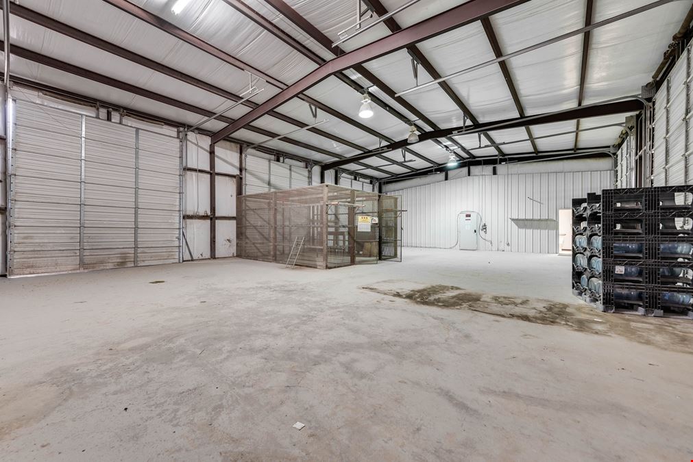 4,400 SF Shop/Office with TX-191 Frontage