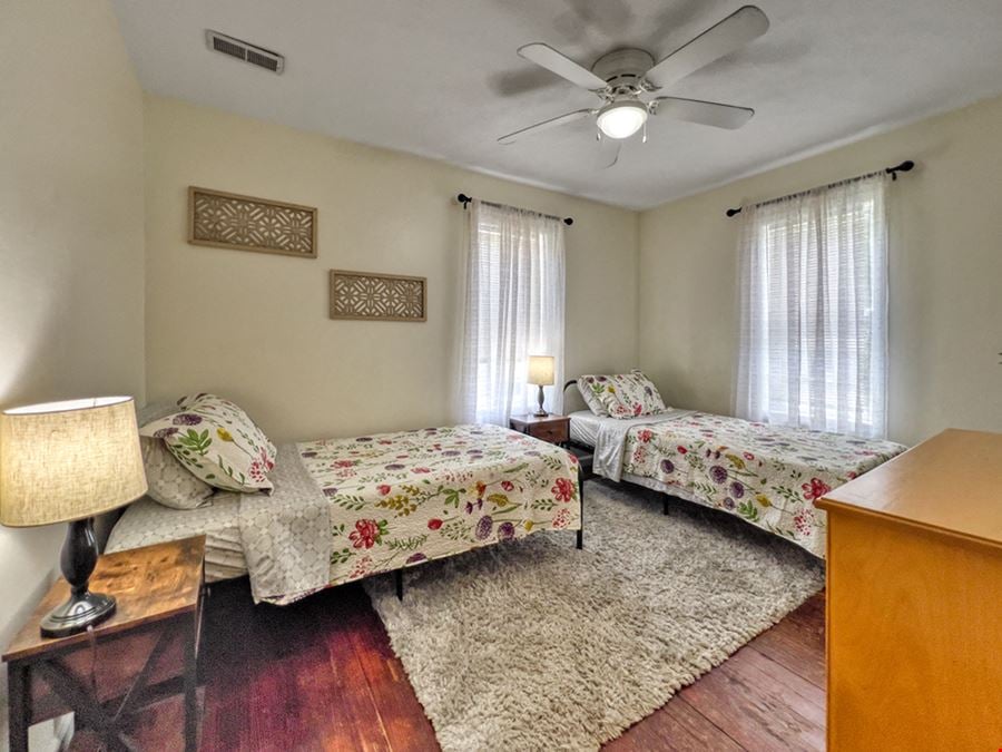 5708 Grand Central Ave